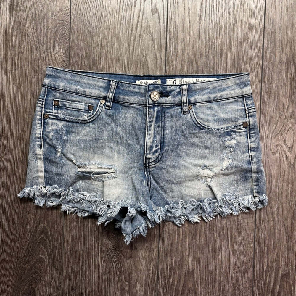 Indigo Rein Distressed Denim Shorts Size 0 Womens Light Wash Frayed Hem Y2k